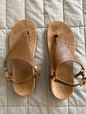 Vionic Kirra Slingback/Thong Sandals - Cognac - Women’s Size 9